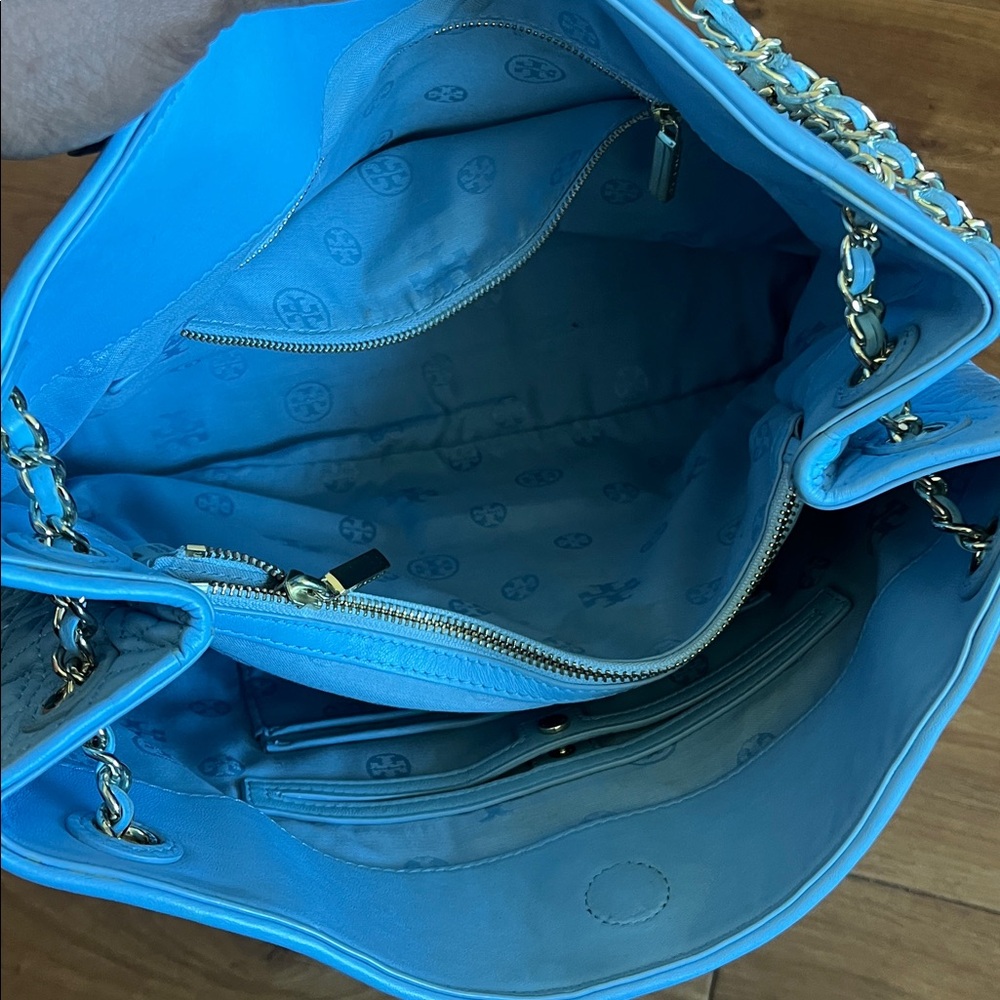 Tory Burch Light Blue Leather Marion Quilted Tote - Picture 6 of 10